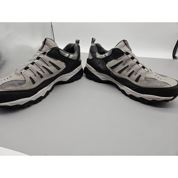 Skechers Men's Black and Gray Athletic Shoes Like New - Picture 4 of 10